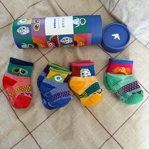 NEW Bombas Pixar toddler Calf/Crew (4)  Socks with Grippers